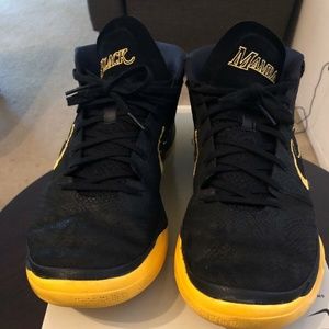 NIKE KOBE AD BM MEN SIZE 15 BLACK MAMBA GOLD AQ5